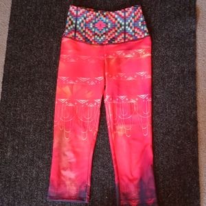 ❤️Onzie tribal capris. Size XS.